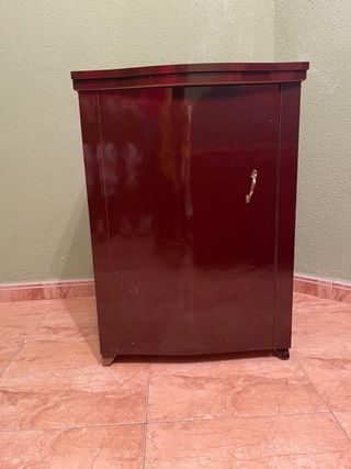 Máquina de coser SINGER con su mueble