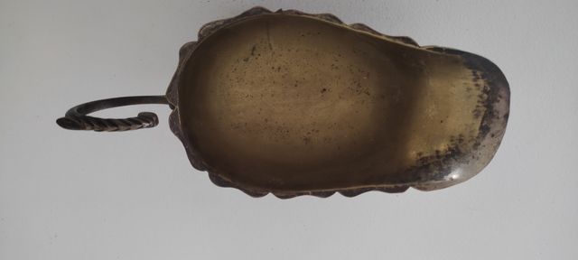 Salsera antigua latón