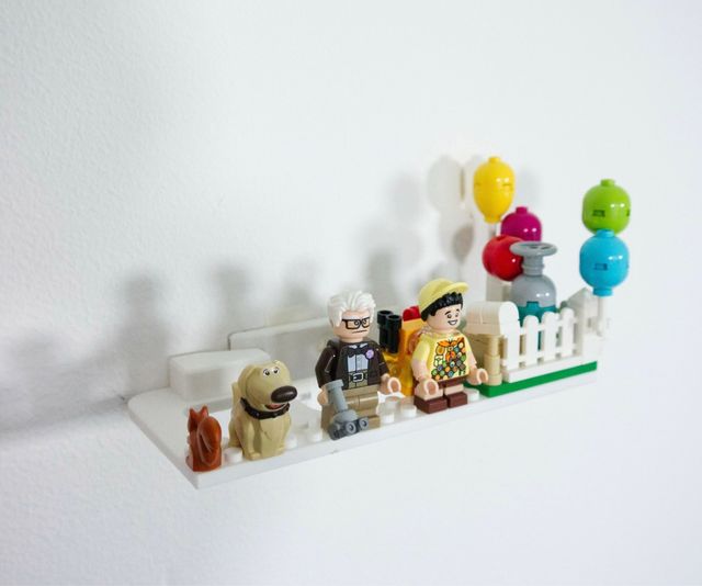 Soporte pared lego casa Up