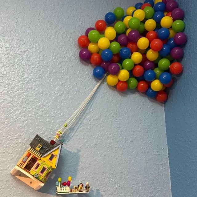 Soporte pared lego casa Up