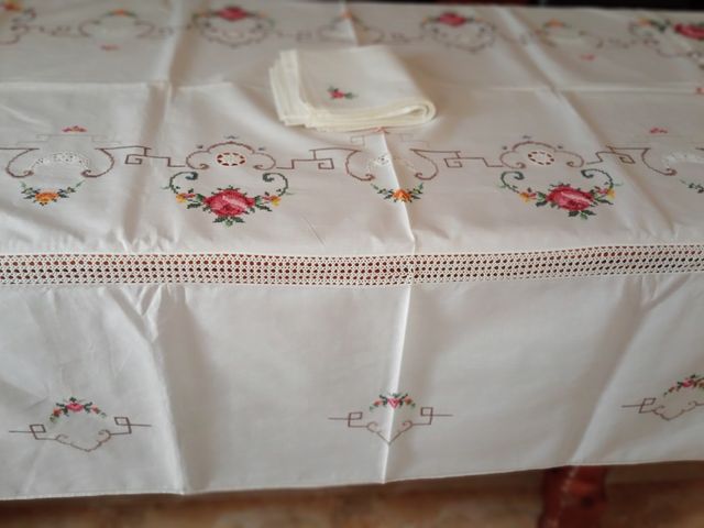 Mantelería  lino bordada a mano punto cruz oferta