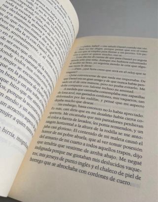 Libro El Pueblo Sombrío - Lucía Baquedano