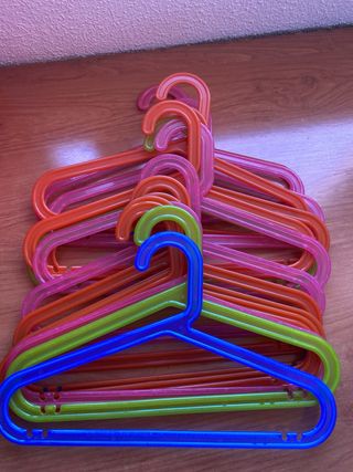 perchas plastico IKEA