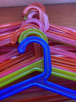 perchas plastico IKEA