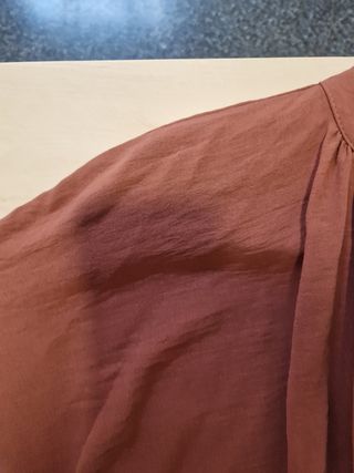 Mono largo camal recto, rosa apagado.