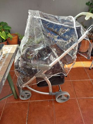 Carro de bebe y cubre llubia