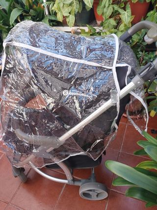 Carro de bebe y cubre llubia