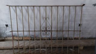 Reja hierro ventana152×112 cm y ventana de hierro.