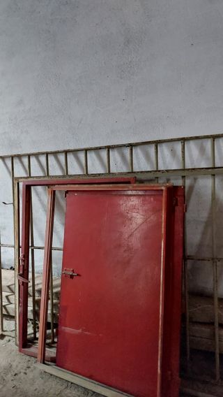 Reja hierro ventana152×112 cm y ventana de hierro.