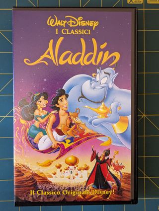 Videocassetta del film d'animazione Aladdin VHS