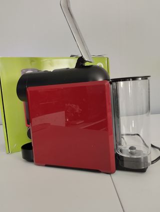 Cafetera de cápsulas Delta