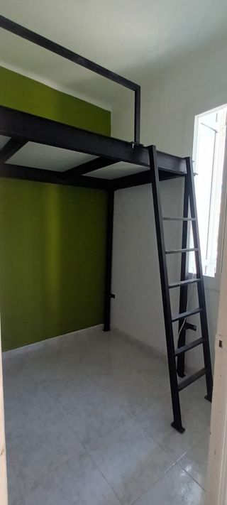 ALTILLOS DE HIERRO Y MADERA. .