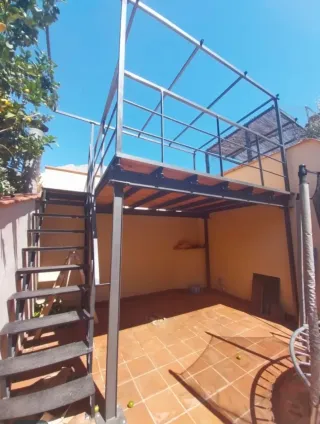 ALTILLOS DE HIERRO Y MADERA.