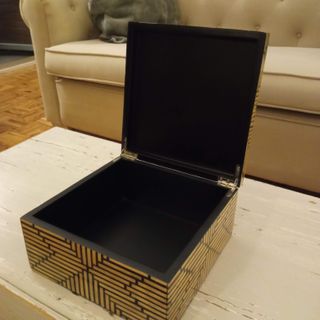 Caja de madera con marquetería
