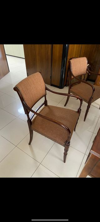 Sillón y mesa de despacho