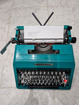 Olivetti STUDIO 45 - Máquina de escribir