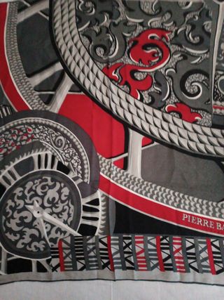 Pañuelo Pierre Balmain