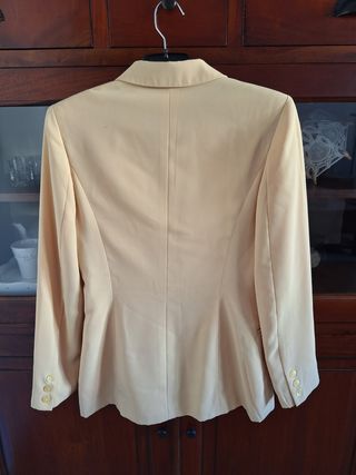 Blazer amarillo bebé