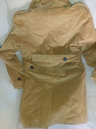 Abrigo Zara color arena (pana, tipo pana)