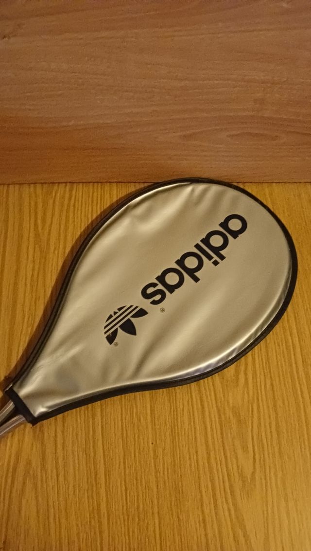 Raqueta de tenis Adidas +cosas en mi perfil