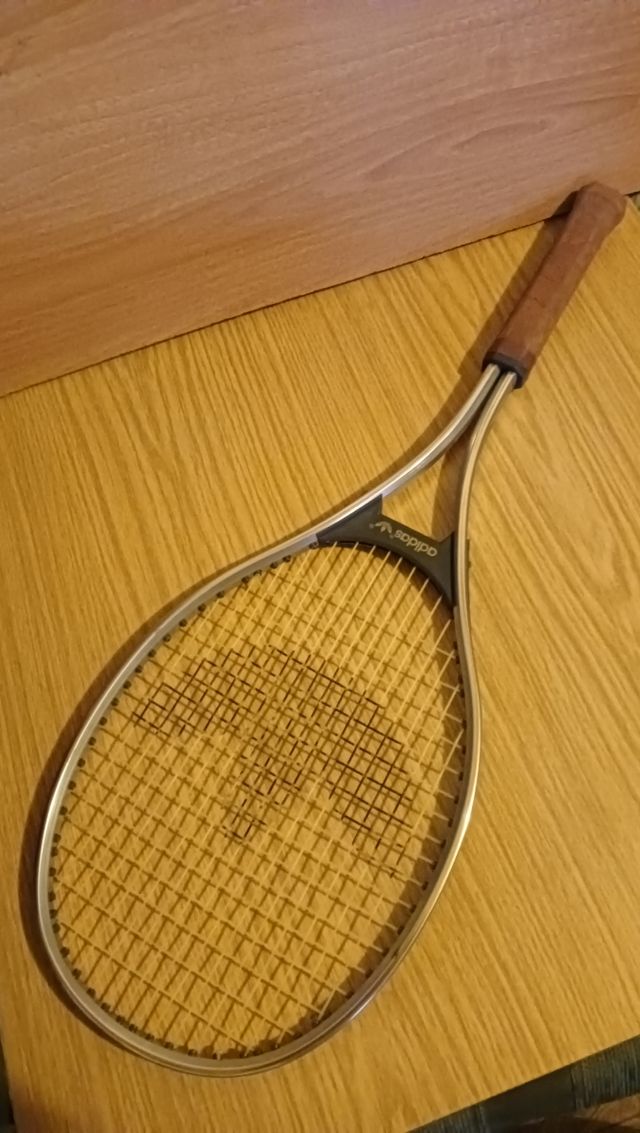 Raqueta de tenis Adidas +cosas en mi perfil