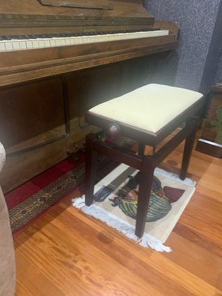 Piano de pared marca Sinfonic