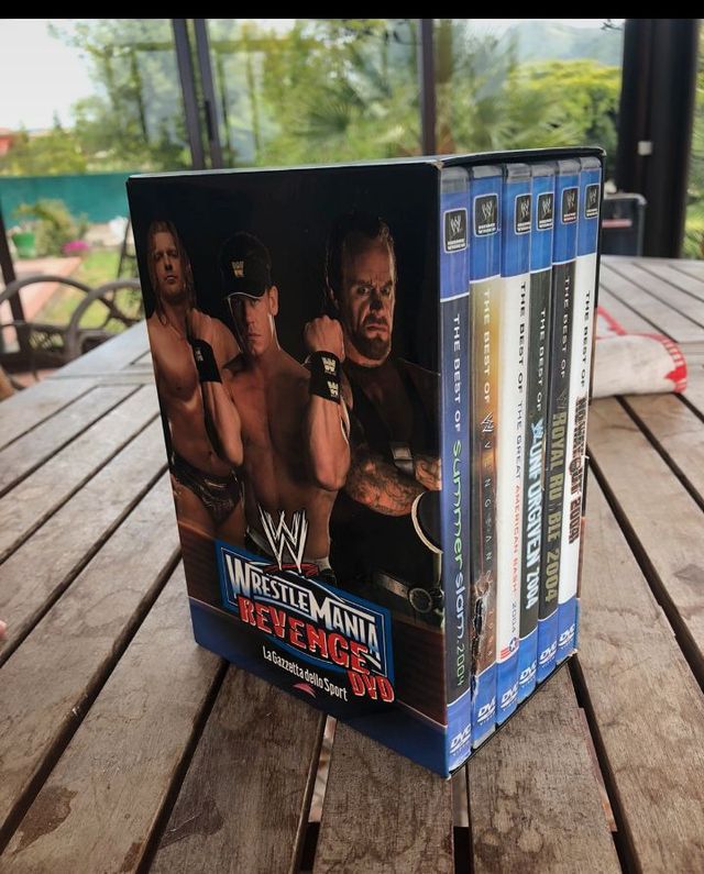 Box dvd WWE REVENGE TOUR 2004
