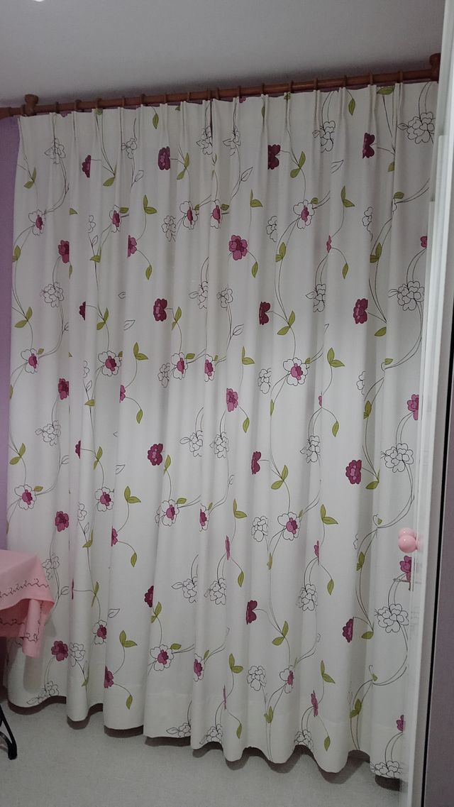 Cama de 90 completa con colcha y cortina a juego