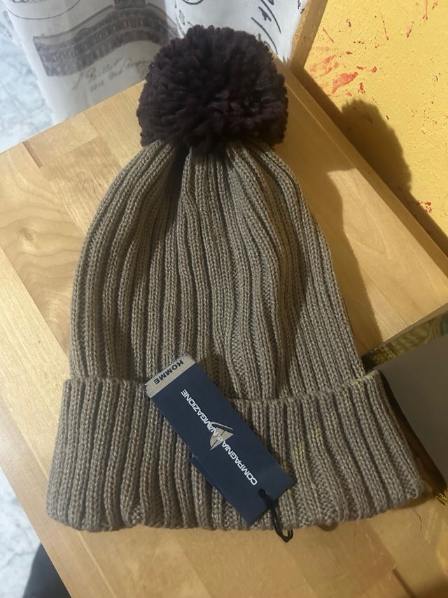 Cappello beige uomo
