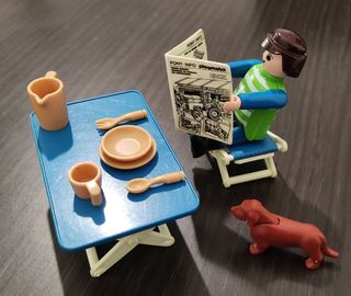 Coche, monopatín, bicicleta y muñecos Playmobil