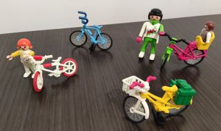 Coche, monopatín, bicicleta y muñecos Playmobil