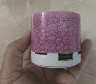 ALTAVOZ CON BLUETOOTH. NUEVO