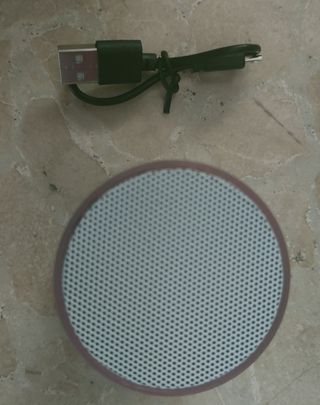 ALTAVOZ CON BLUETOOTH. NUEVO