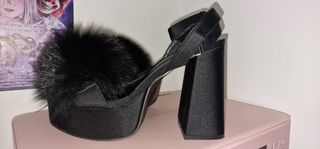 ZAPATOS TACÓN POMPOM NEGROS