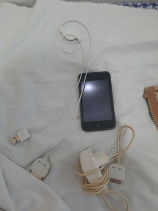 IPod 8gb in ottimo stato con cavi