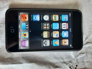 IPod 8gb in ottimo stato con cavi