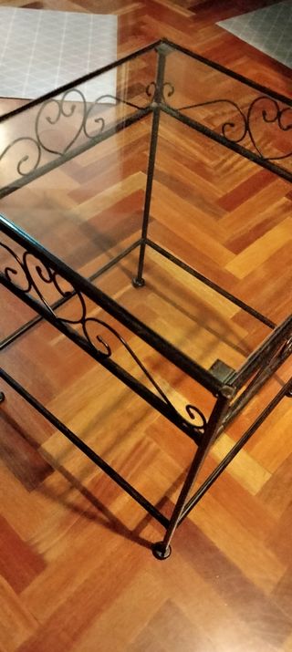 Mesita auxiliar forja