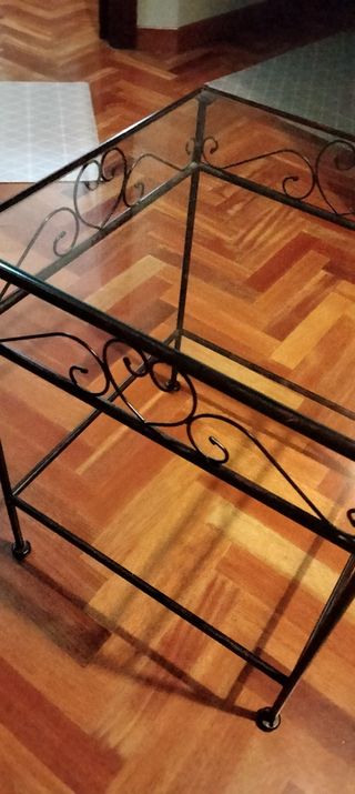 Mesita auxiliar forja