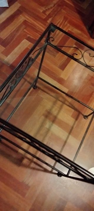 Mesita auxiliar forja