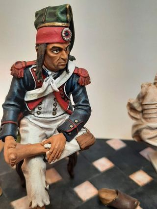 Figura de metal blanco