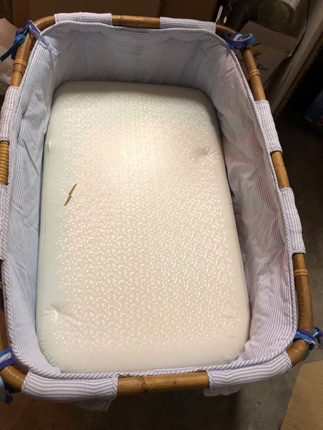 mini cuna de mimbre vintage