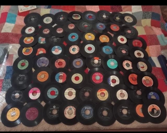 50 dischi in vinile 45 giri