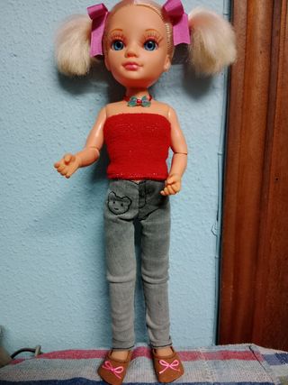 Muñeca Nancy articulada,piernas y brazos