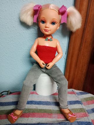 Muñeca Nancy articulada,piernas y brazos