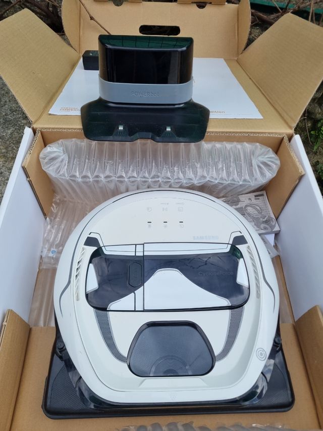 Robot aspirapolvere Samsung Star Wars