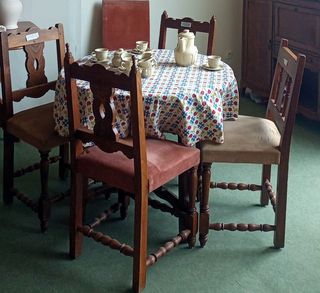 MESA CAMILLA DE MADERA MACIZA