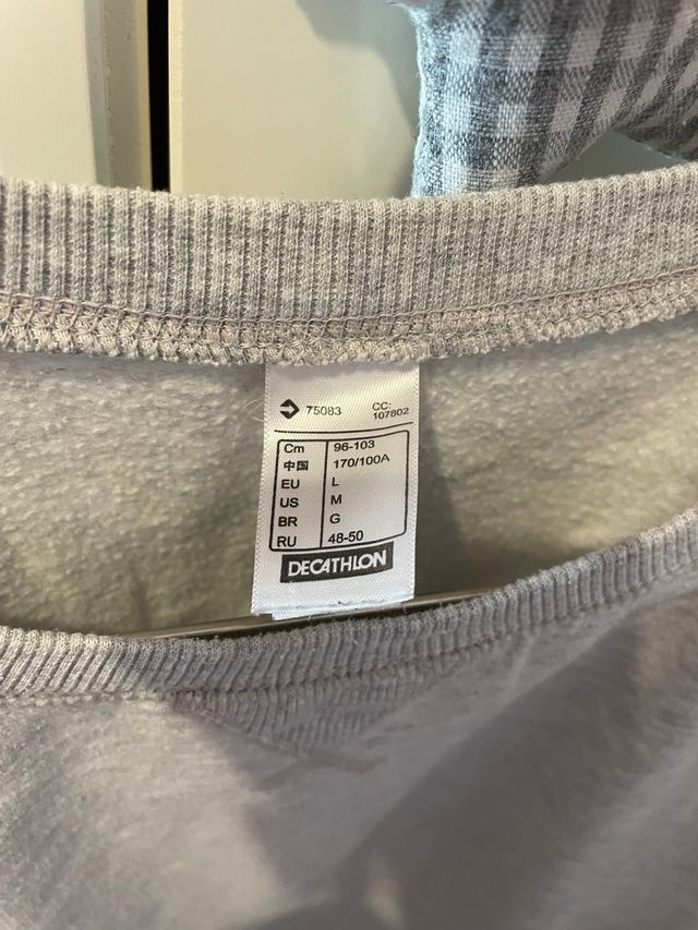 Sudadera sin capucha gris del Decathlon