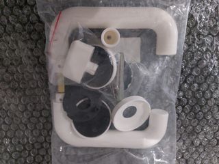 Maneta baño PVC blanco con pestillo