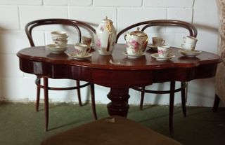 MESITA / VELADOR DE FORMA IRREGULAR