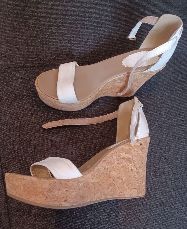 Sandália confortável.